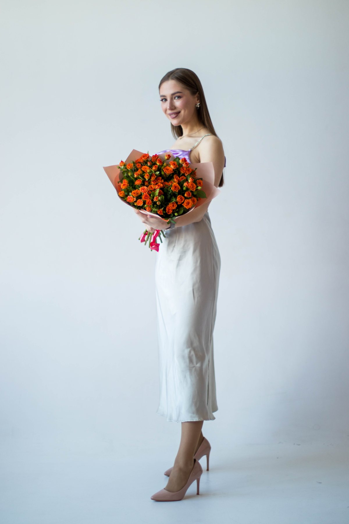 25 кустовых роз оранжевых