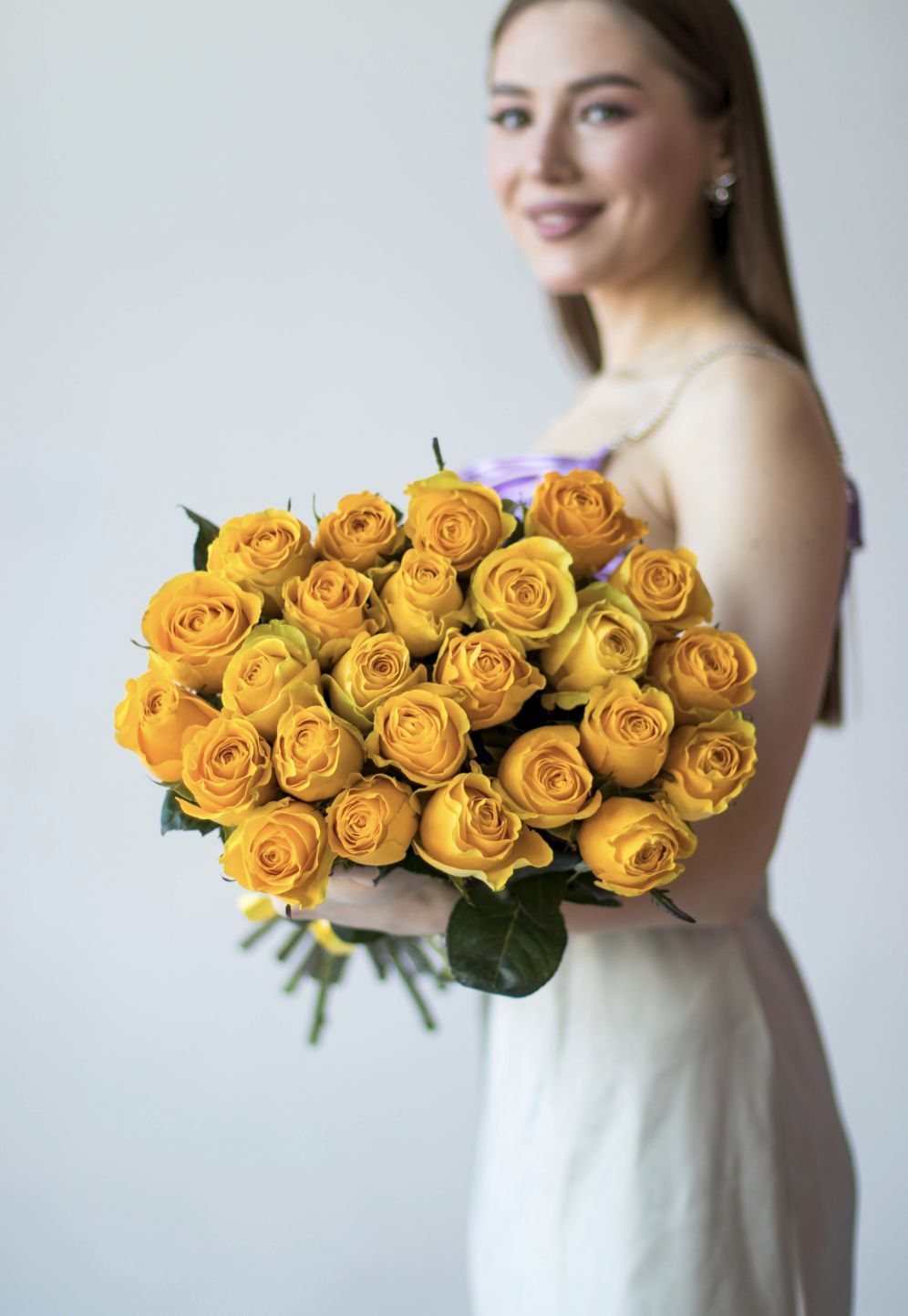 25 роз жёлтых
